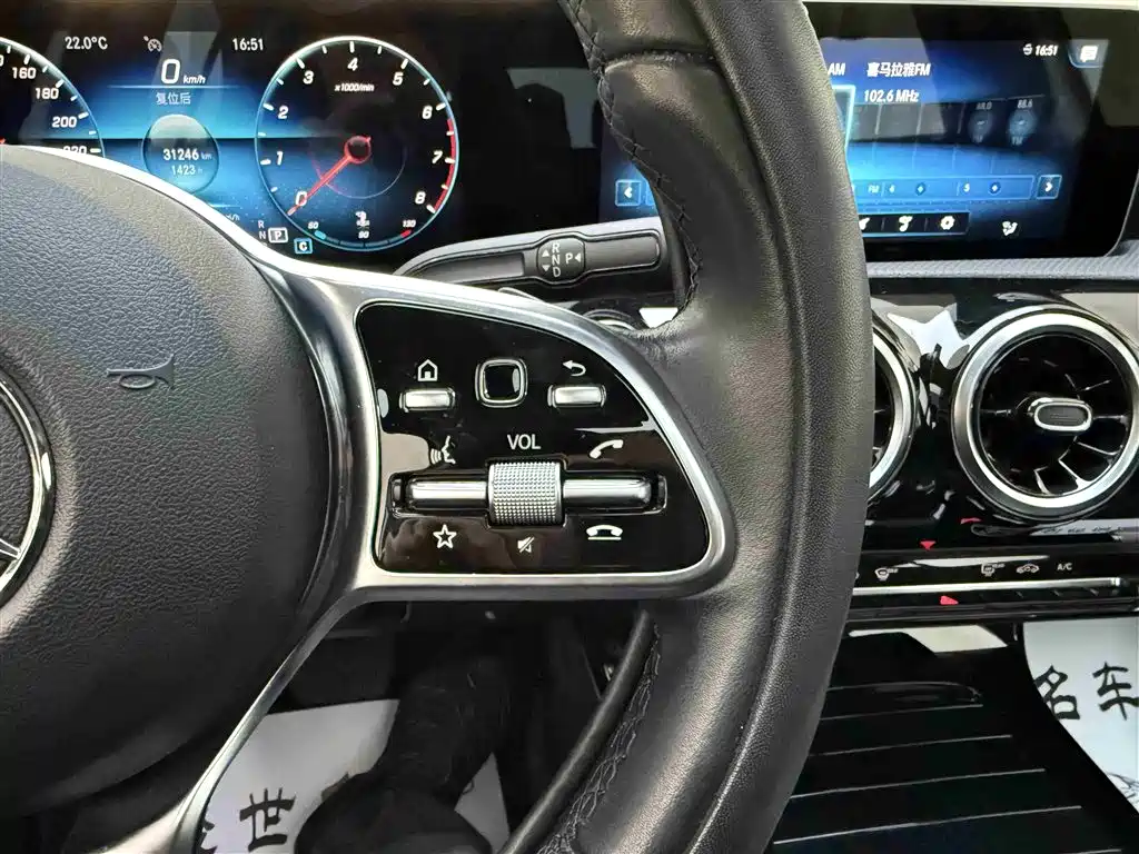 Mercedes-Benz A-Class 2020 — фото 12