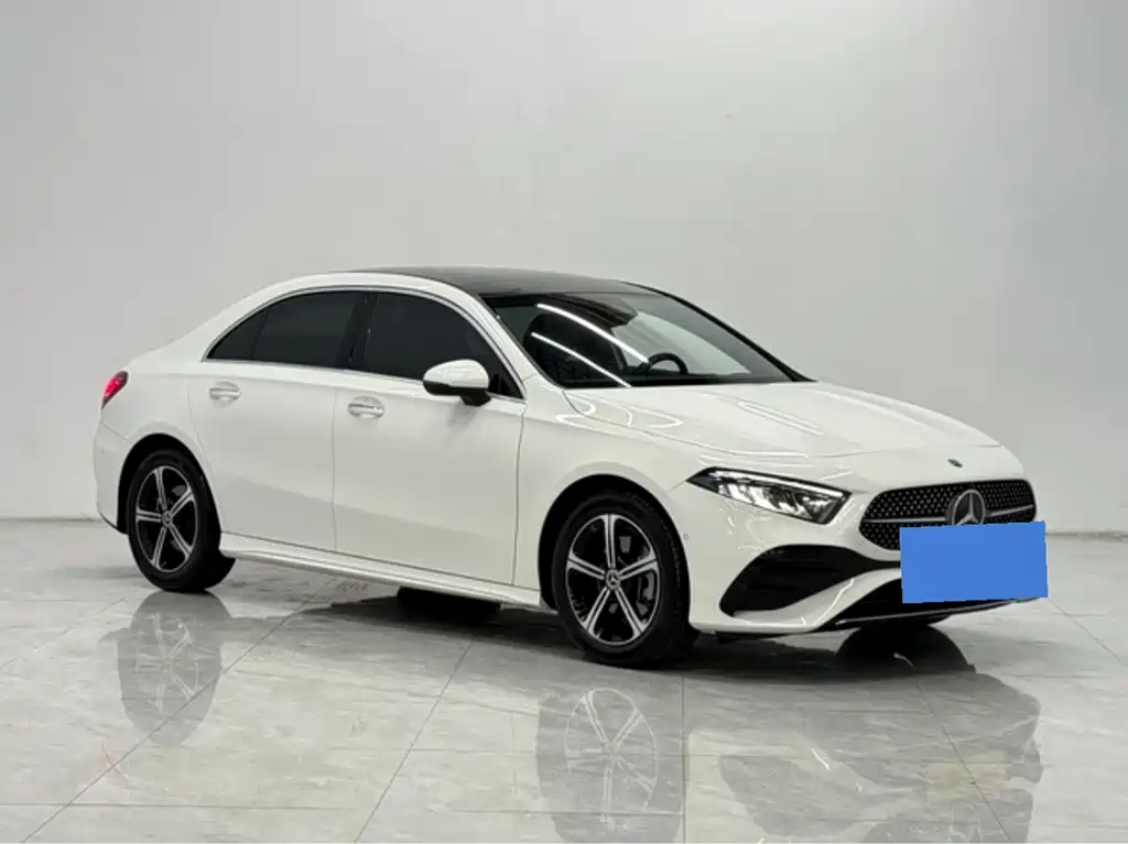 Mercedes-Benz A-Class 2024 — фото 3