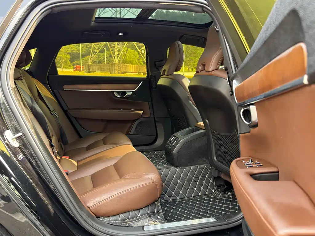 Volvo S90 2022 — фото 12