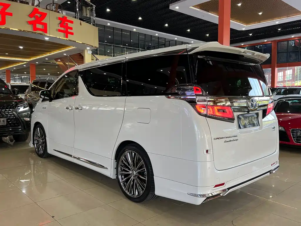 Toyota Vellfire 2021 — фото 6