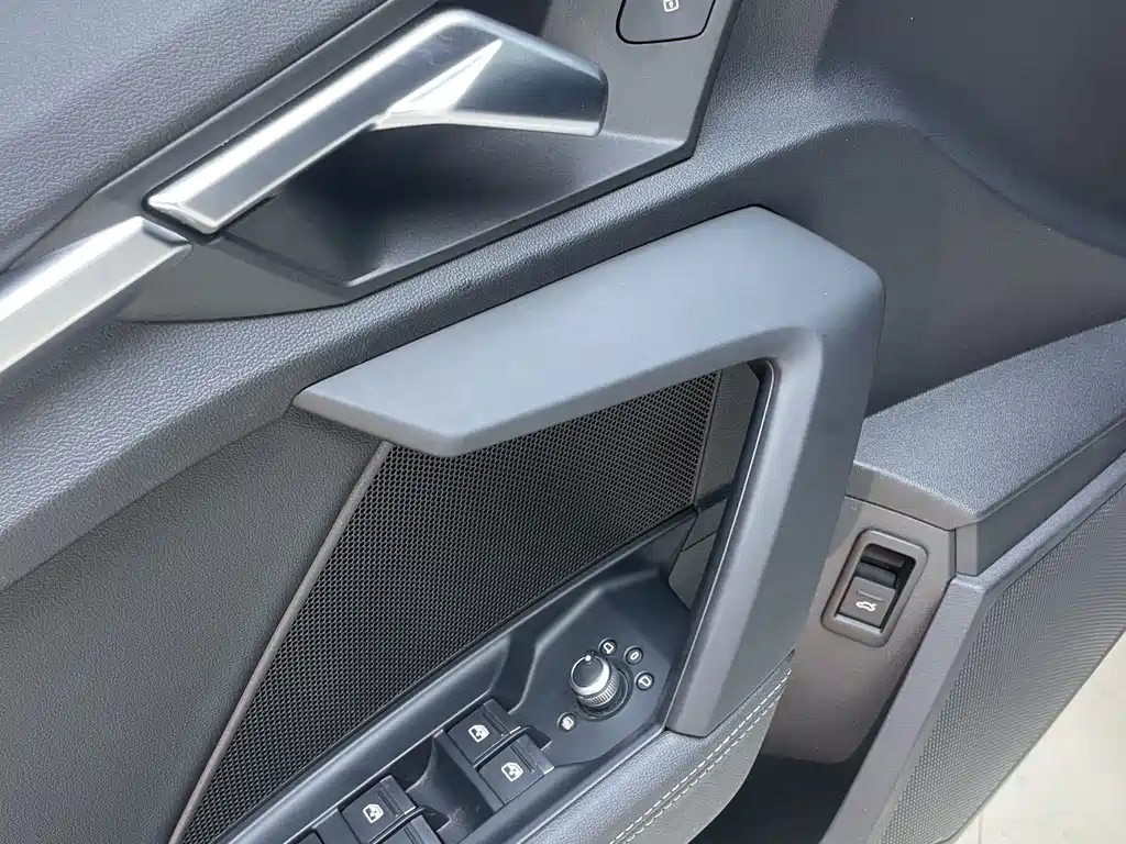 Audi A3 2023 — фото 14
