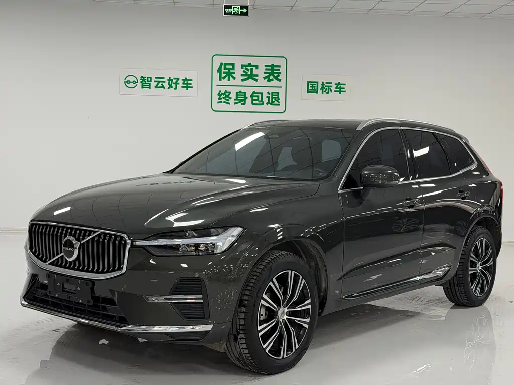 Volvo XC60 2021 — фото 1
