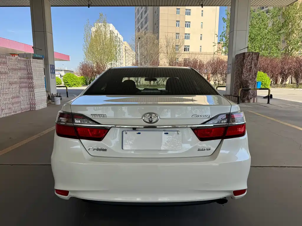 Toyota Camry 2016 — фото 14