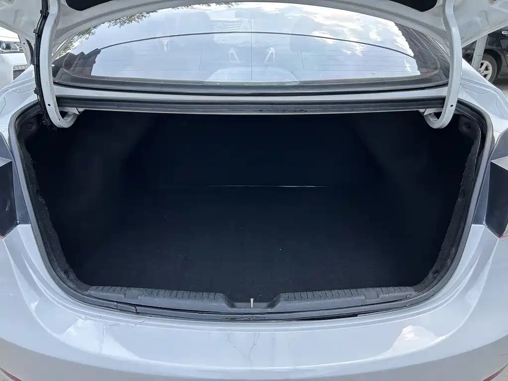 Hyundai Elantra 2014