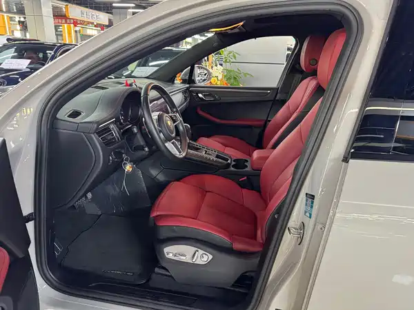 Porsche Macan 2021