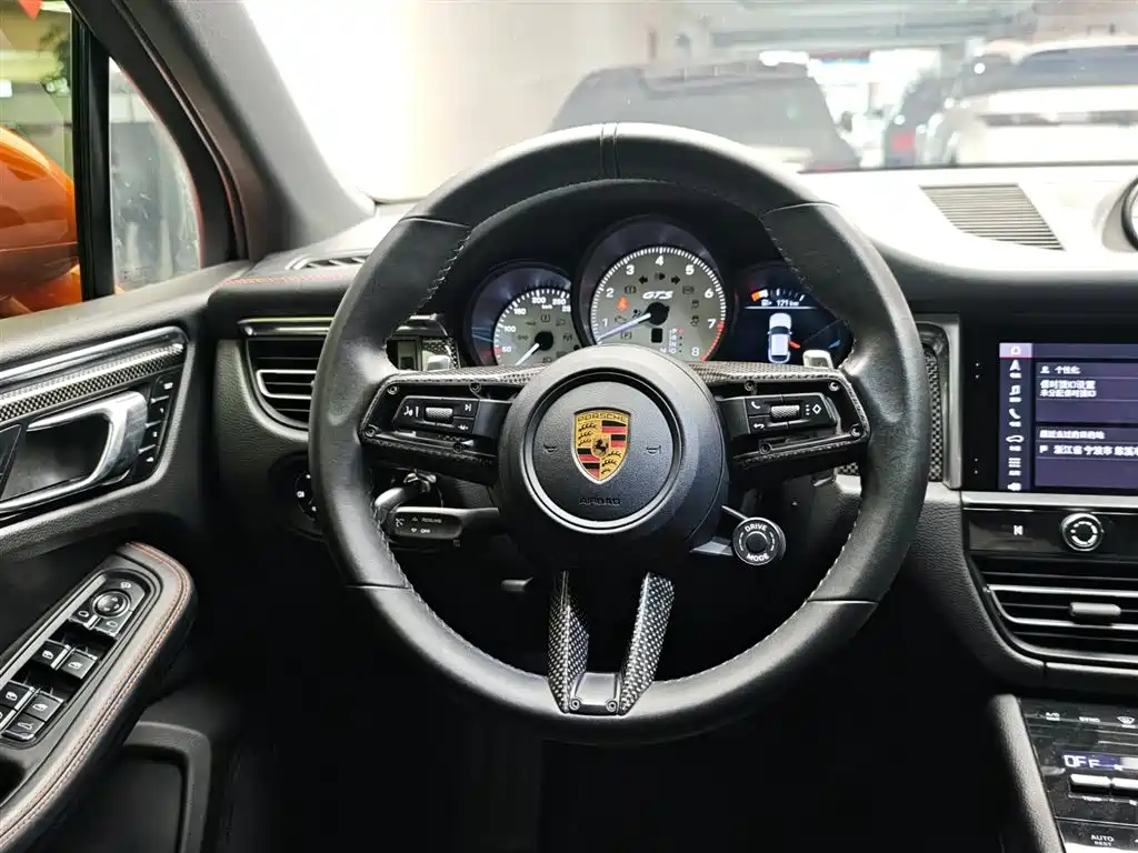 Porsche Macan 2023 — фото 14