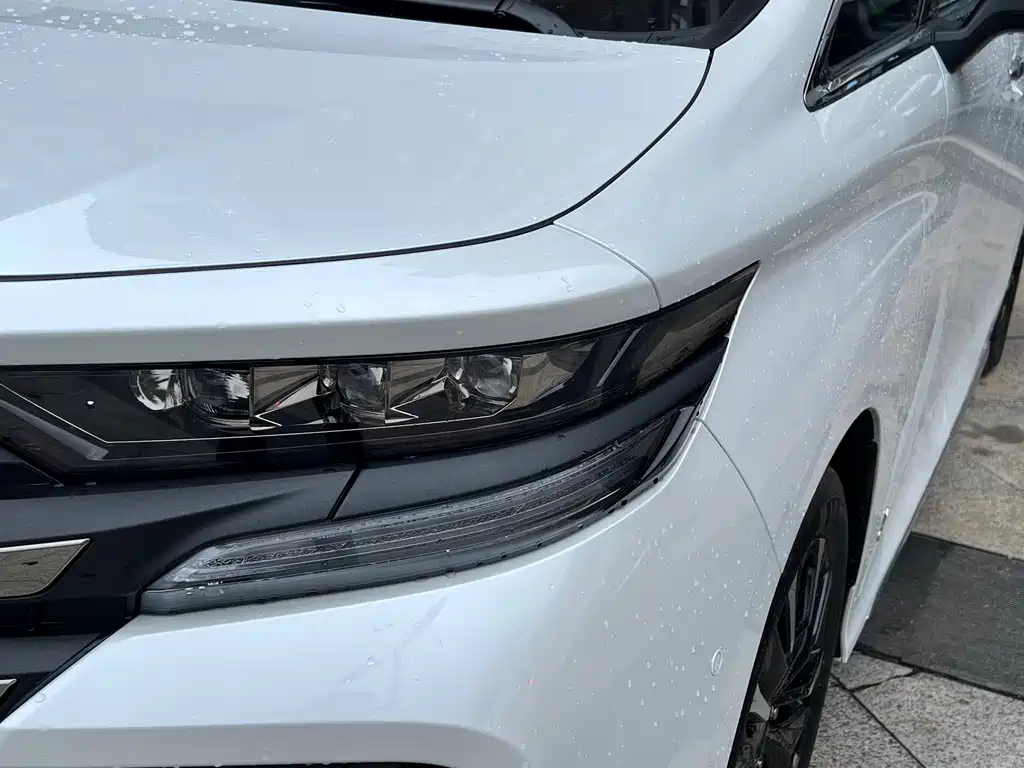 Toyota Vellfire — фото 21