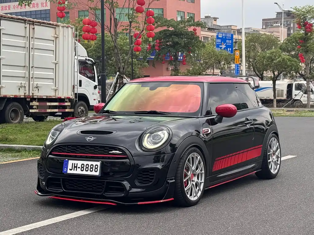 MINI JCW 2020