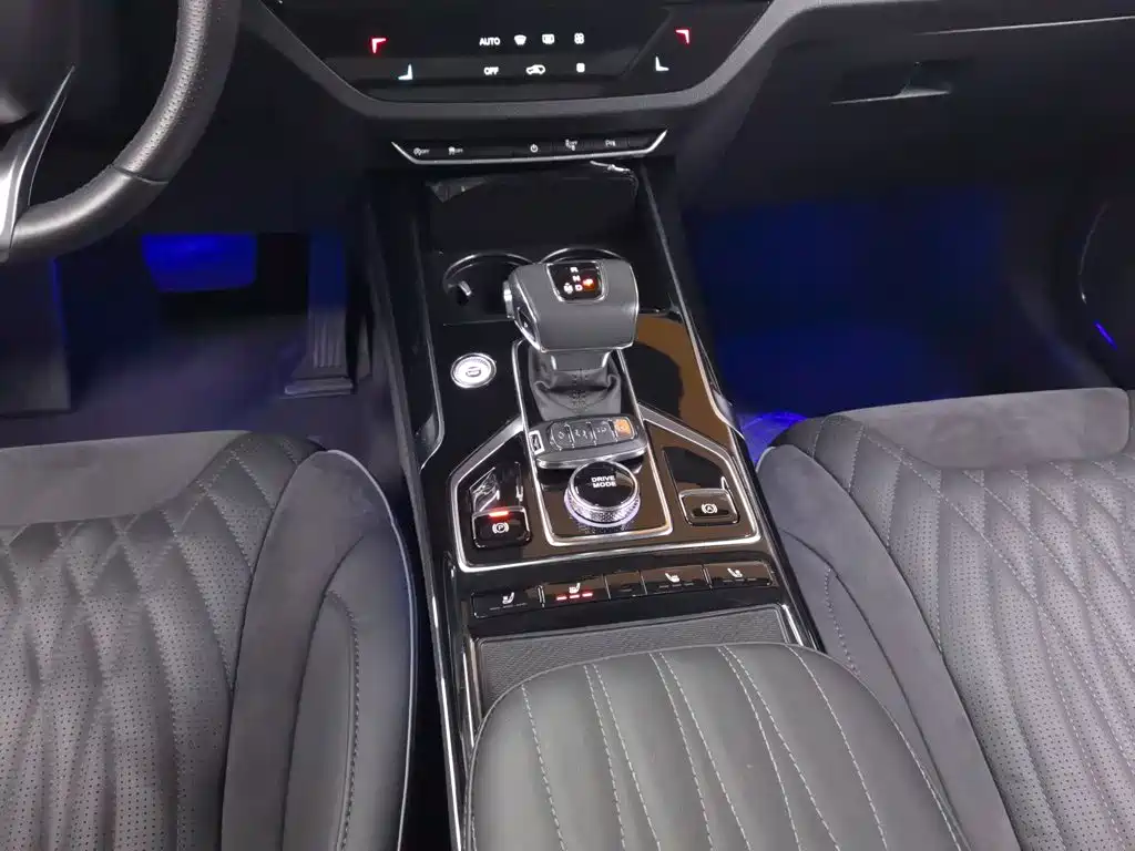 Hongqi HS5 2022