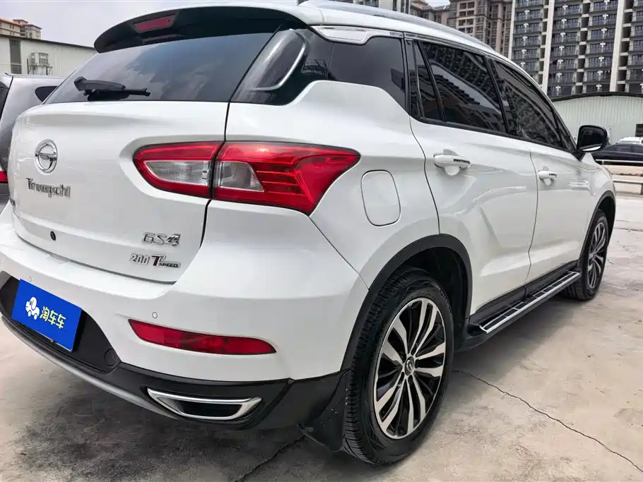 GAC Motor Trumpchi GS4 2015 — фото 3