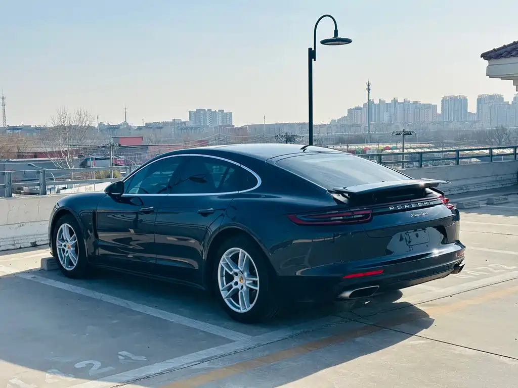 Porsche Panamera 2018 — фото 6