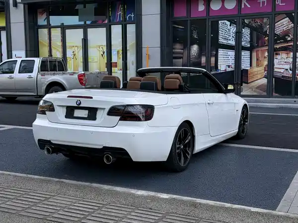 BMW 3 Series 2011