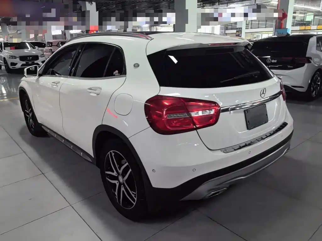 Mercedes-Benz GLA 2015