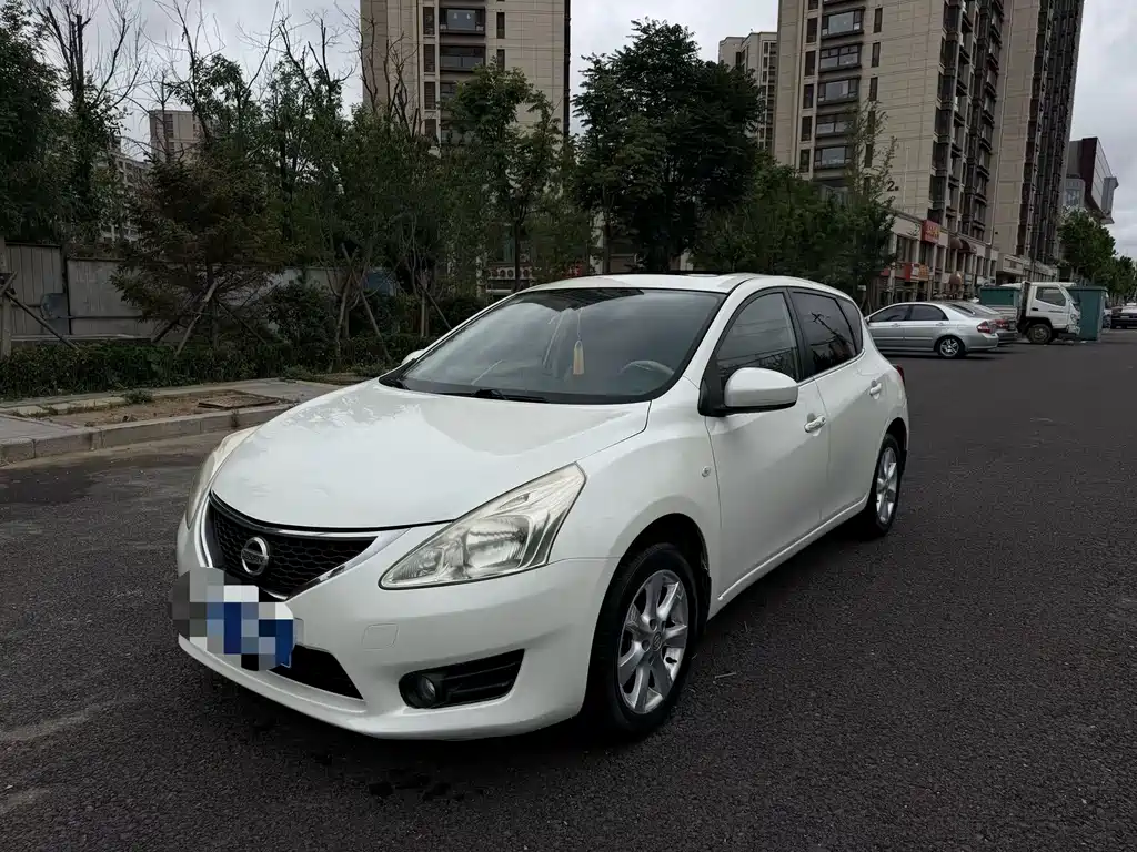 Nissan Tiida 2013