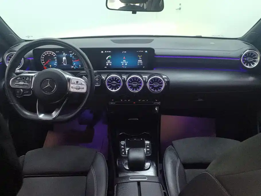 Mercedes-Benz A-Class 2023 — фото 12