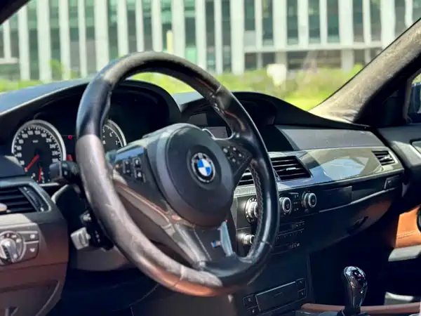BMW M5 2005
