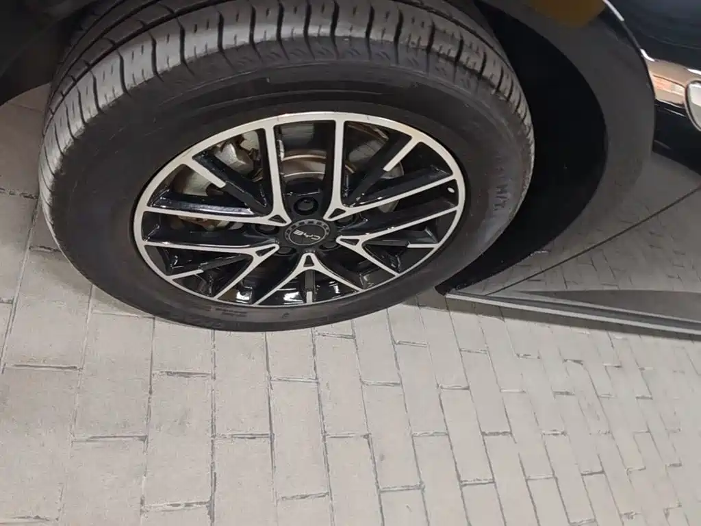 BYD Seal 07 DM-i 2024 — фото 23
