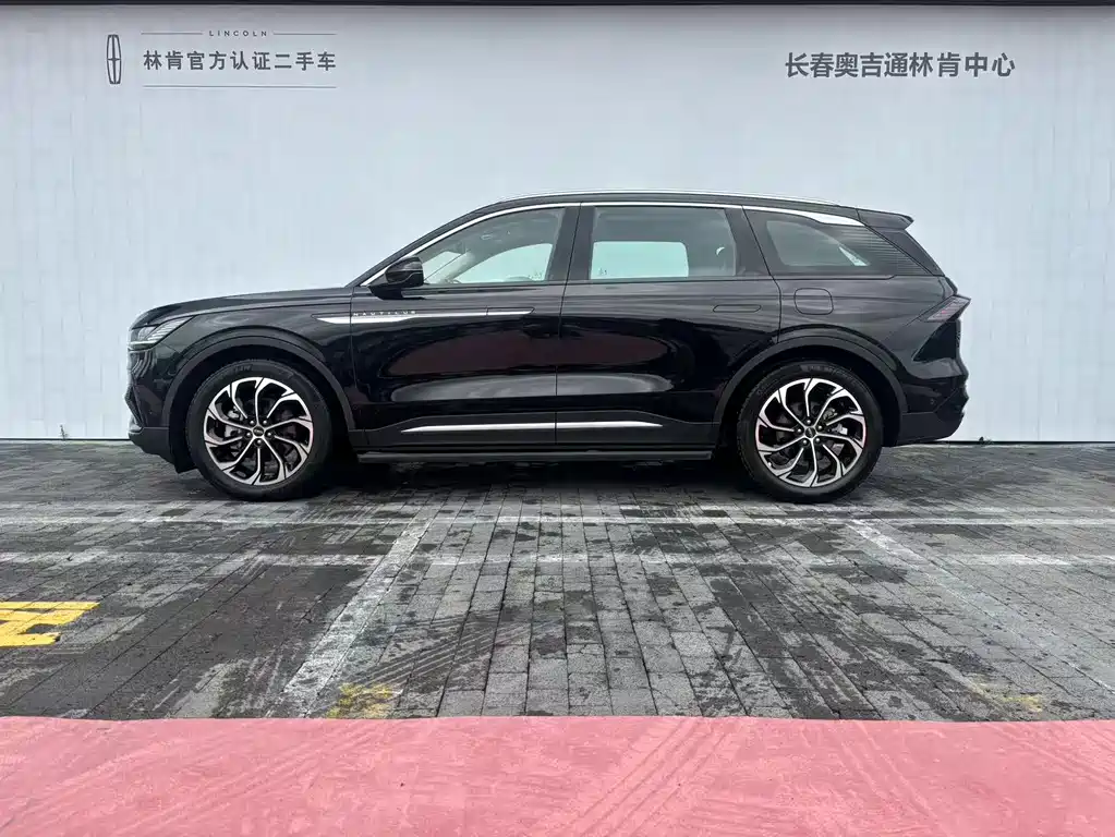 Lincoln Nautilus 2024