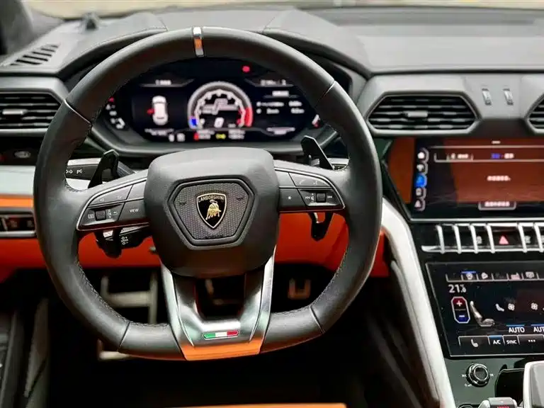 Lamborghini Urus 2021