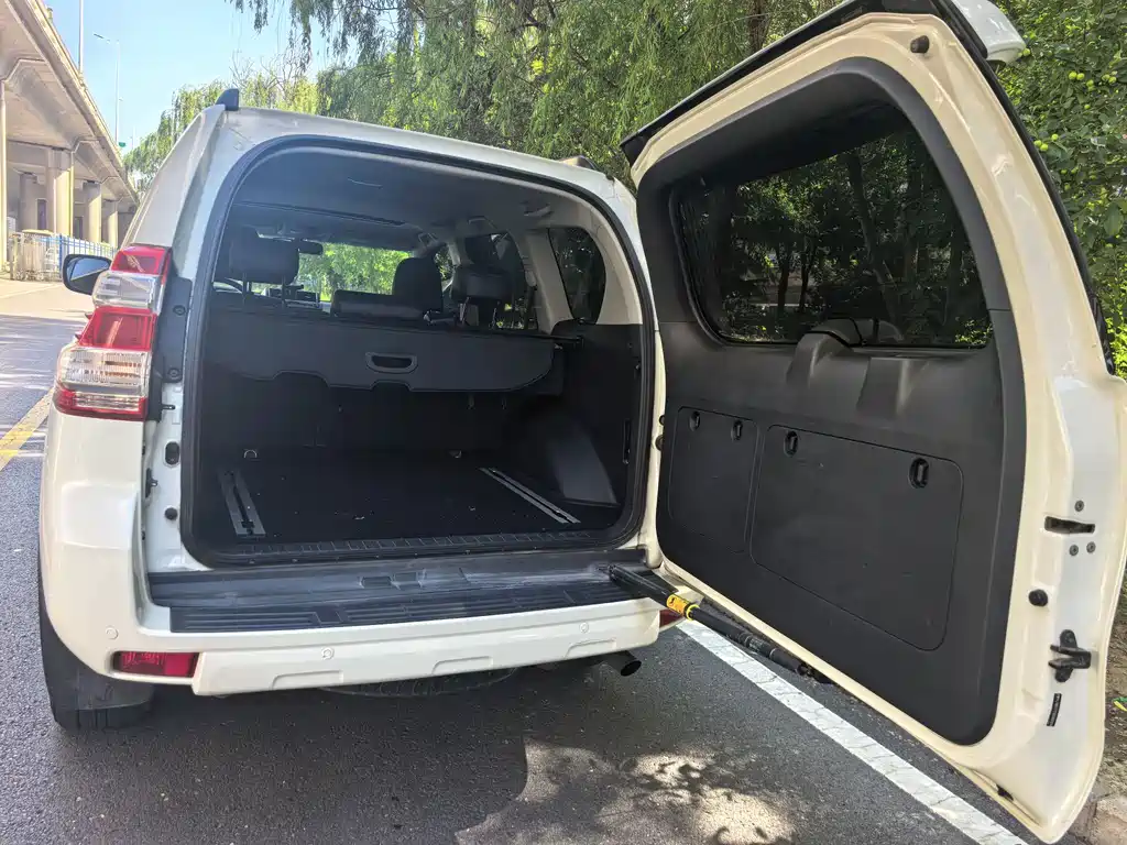 Toyota Prado 2016 — фото 12