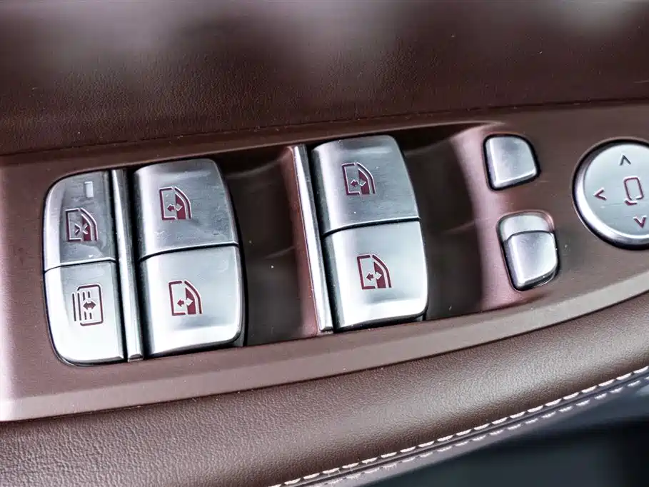BMW 7 Series 2021 — фото 18