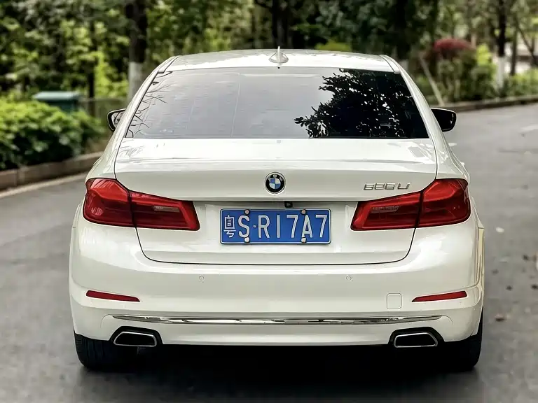 BMW 5 Series 2019 — фото 25