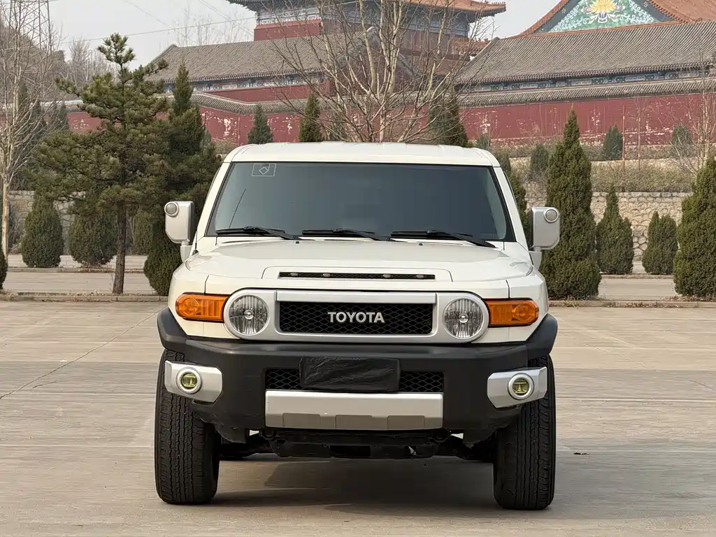 Toyota FJ Cruiser 2020 — фото 2