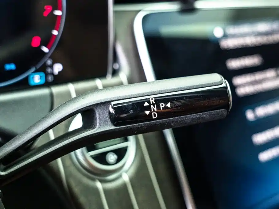 Mercedes-Benz E-Class 2025 — фото 14