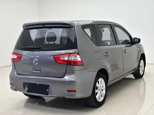 Nissan Livina 2013