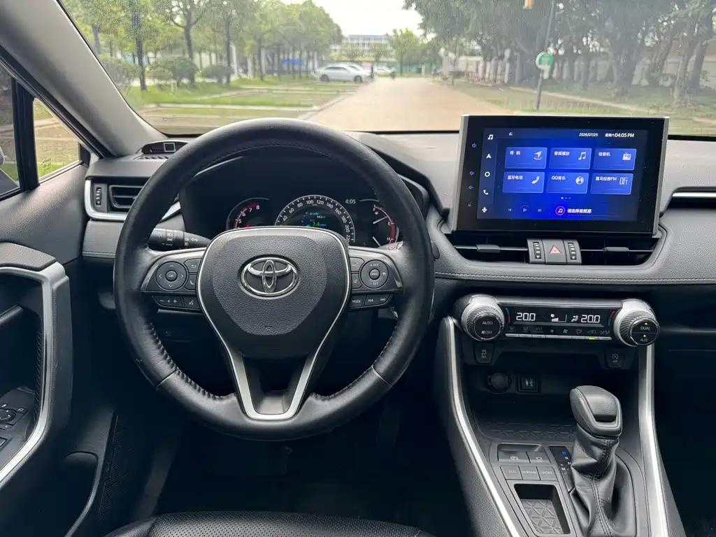 Toyota RAV4 2021 — фото 10