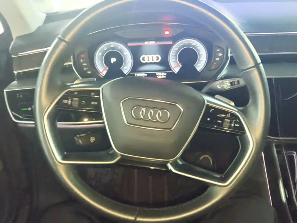 Audi A8 2022 — фото 11