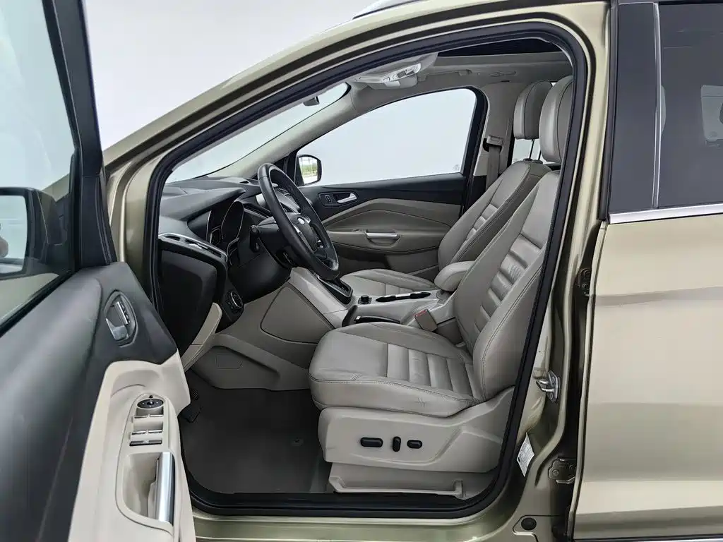 Ford Kuga 2014 — фото 10