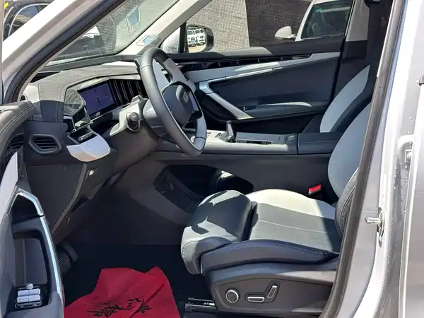 Geely Boyue L 2023