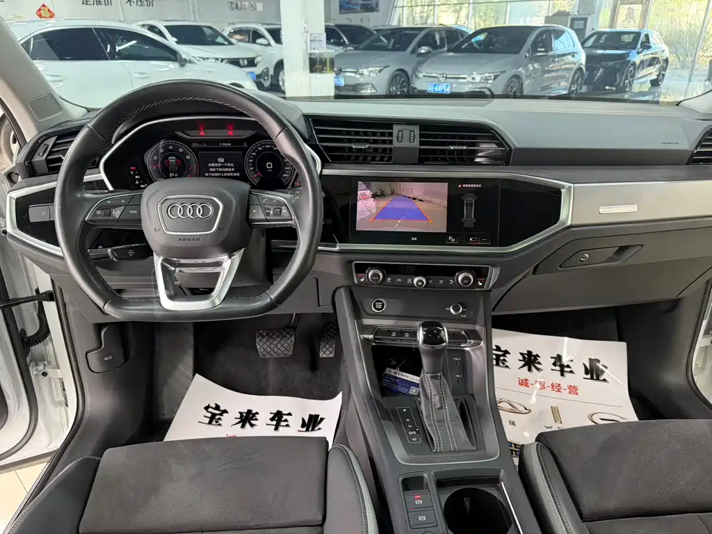 Audi Q3 2023 — фото 17
