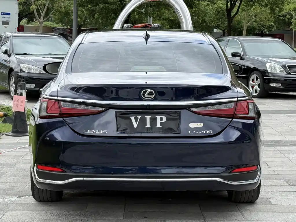 Lexus ES 2021