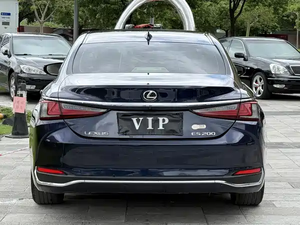 Lexus ES 2021