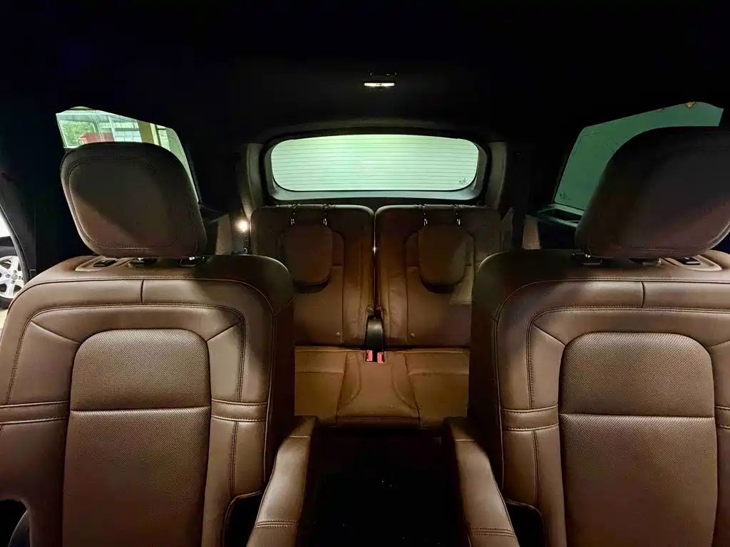 Lincoln Aviator 2020 — фото 13