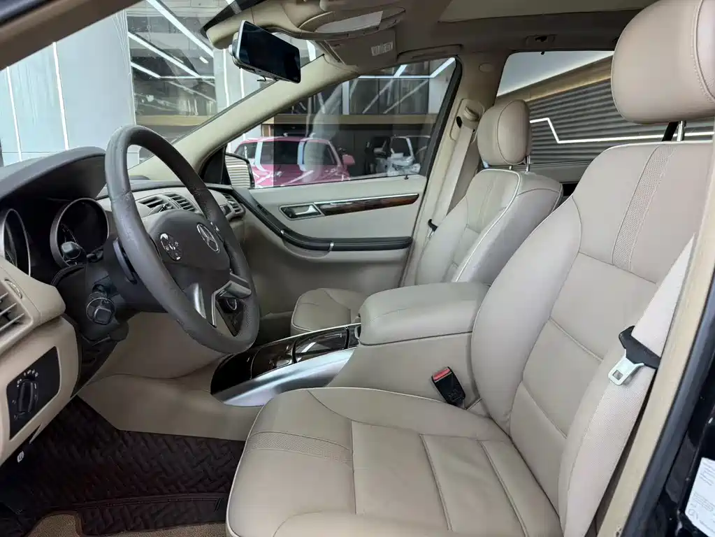 Mercedes-Benz R-Class 2010