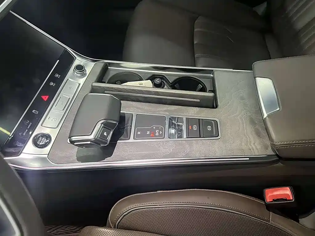 Audi A7L 2022