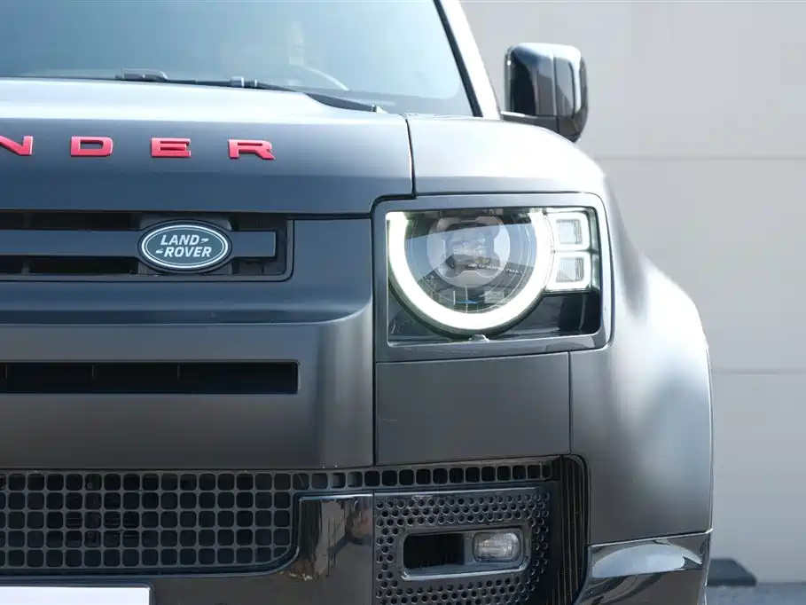 Land Rover Defender 2024 — фото 12