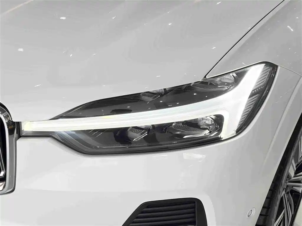 Volvo XC60 PHEV 2023 — фото 7