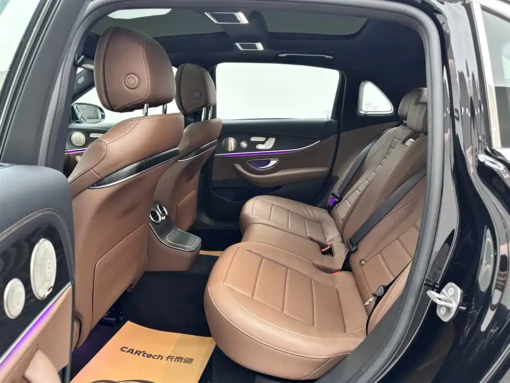 Mercedes-Benz E-Class 2023 — фото 9