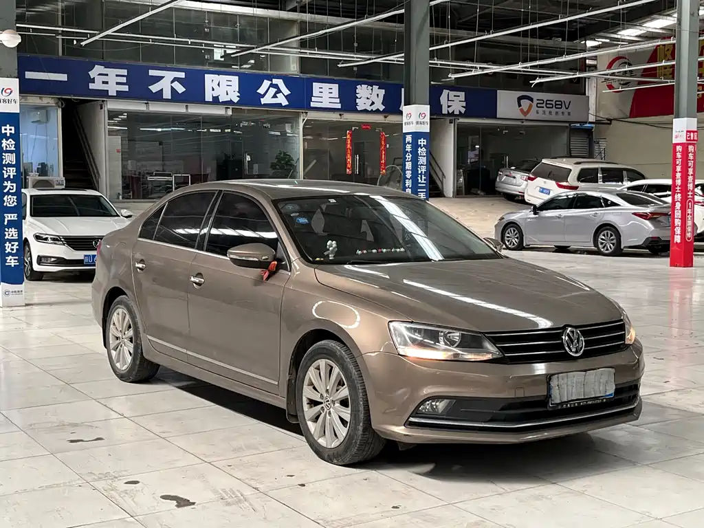 Volkswagen Sagitar 2016