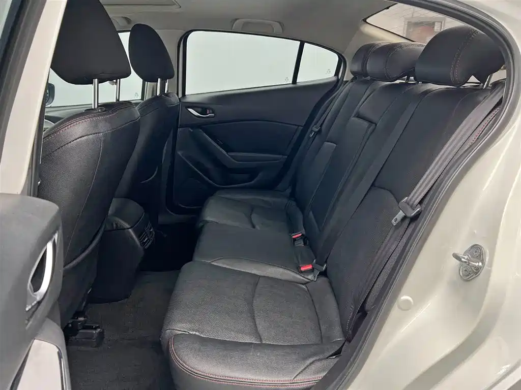 Mazda 3 Angkesela 2018 — фото 15