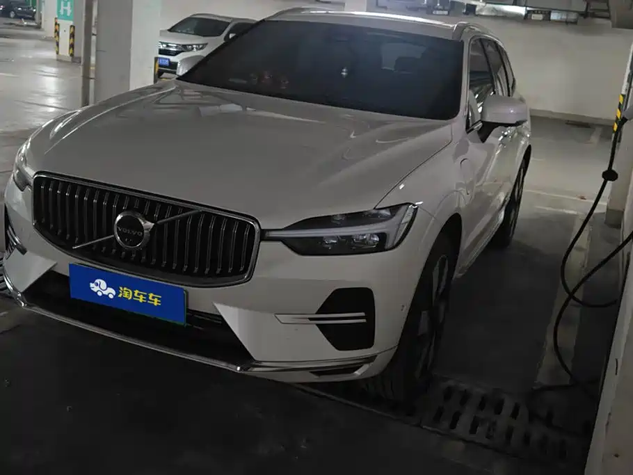 Volvo XC60 PHEV 2025
