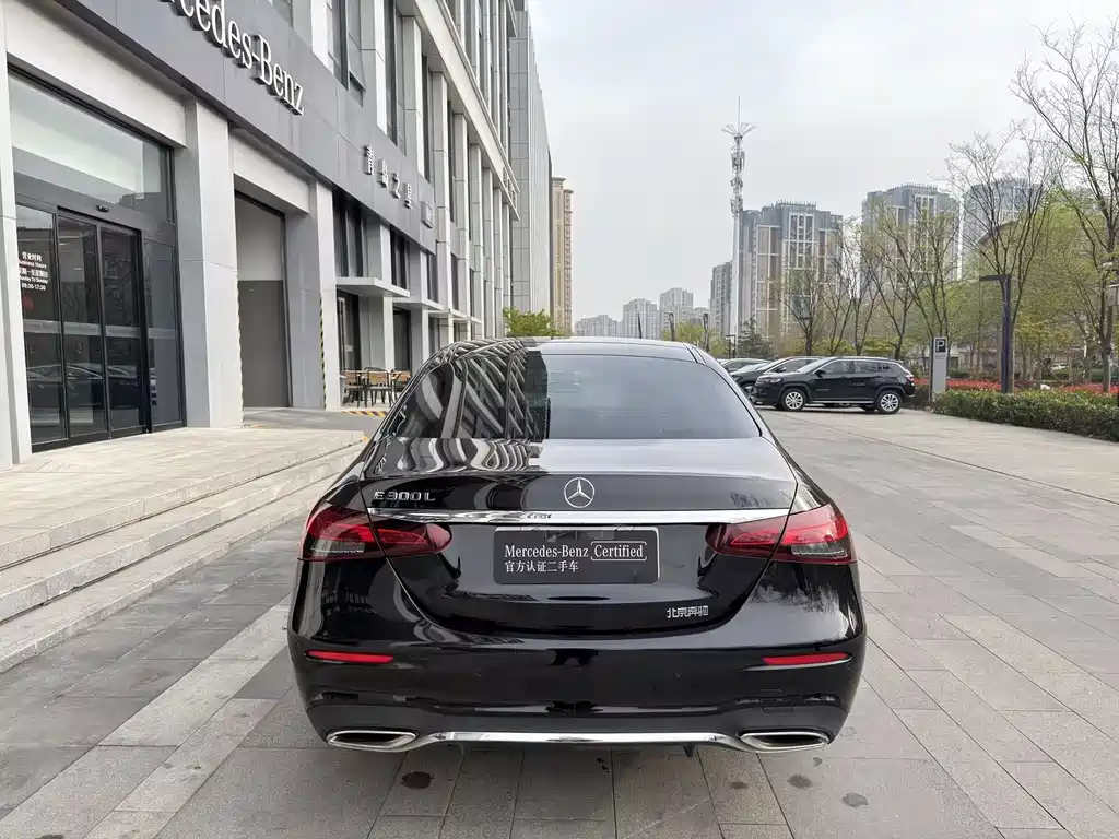 Mercedes-Benz E-Class 2022 — фото 17
