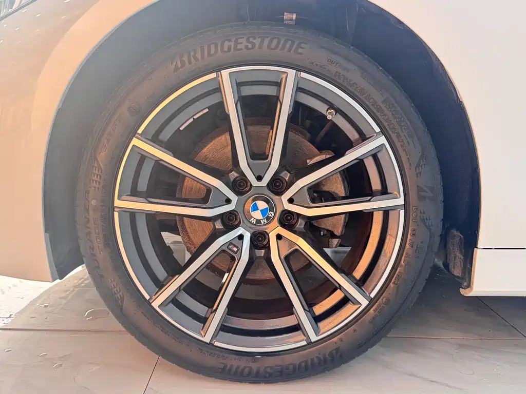 BMW 3 Series 2023 — фото 17