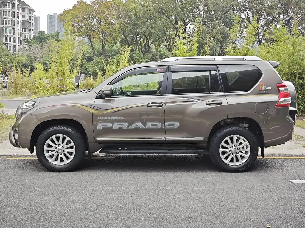 Toyota Prado 2016 — фото 3