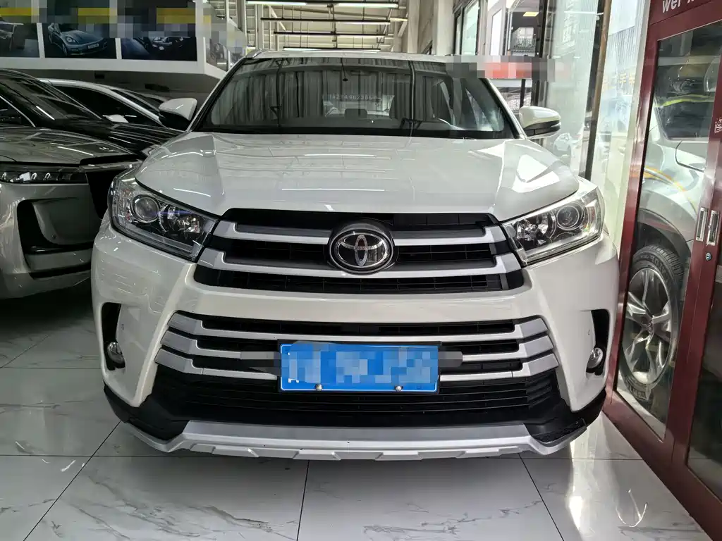 Toyota Highlander 2018 — фото 2