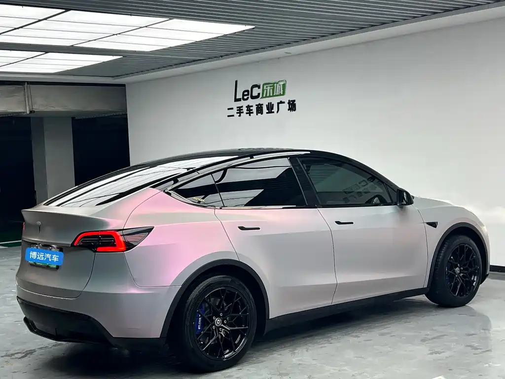 Tesla Model Y 2022 — фото 11